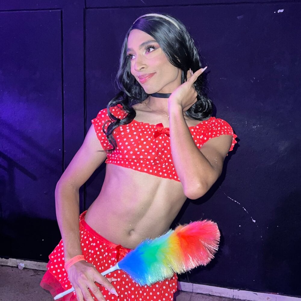 Daphne_Hills: онлайн-секс-чат