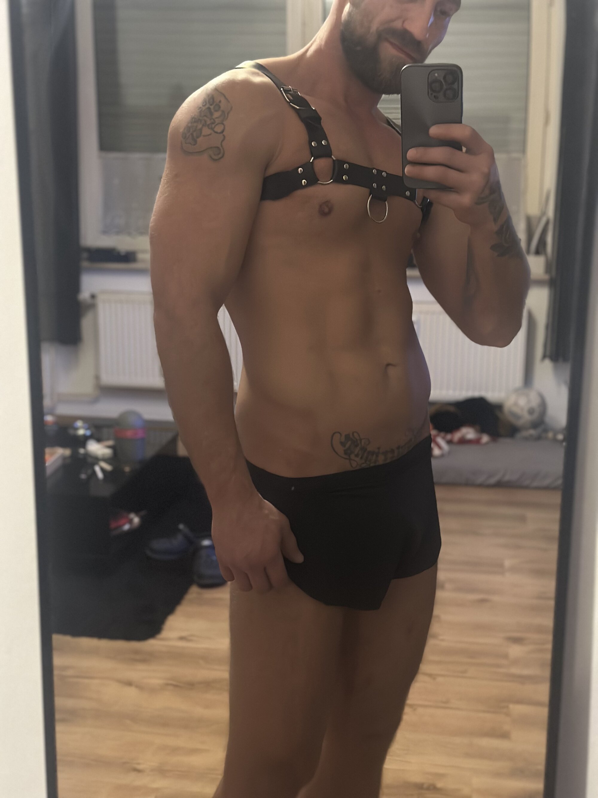 Toyboy471