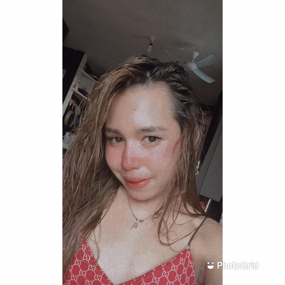 _Brie143xx's Offline XXX Chat