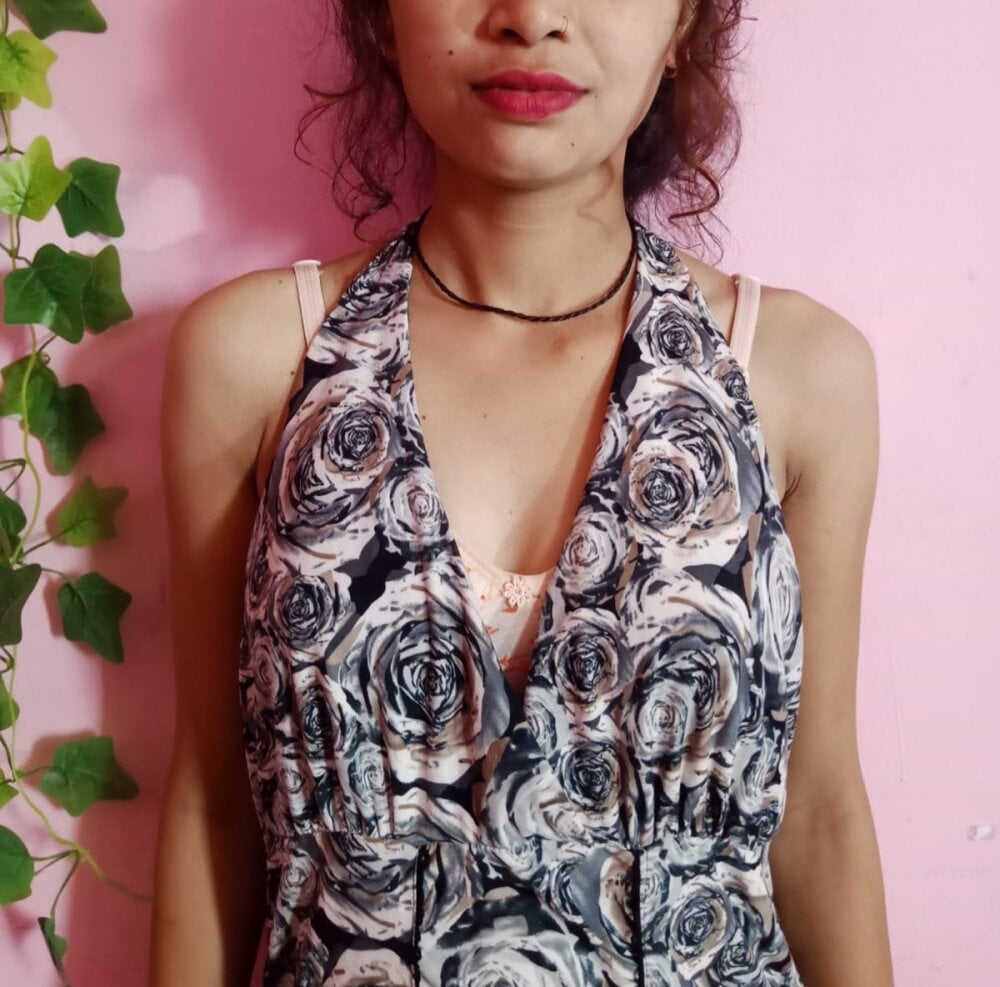 stripchat kiya_01 webcam profile pic via sexlivecamsites.com