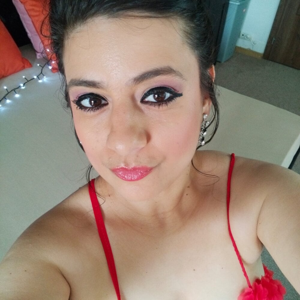 stripchat aria_quinn webcam profile pic via free6cams.com