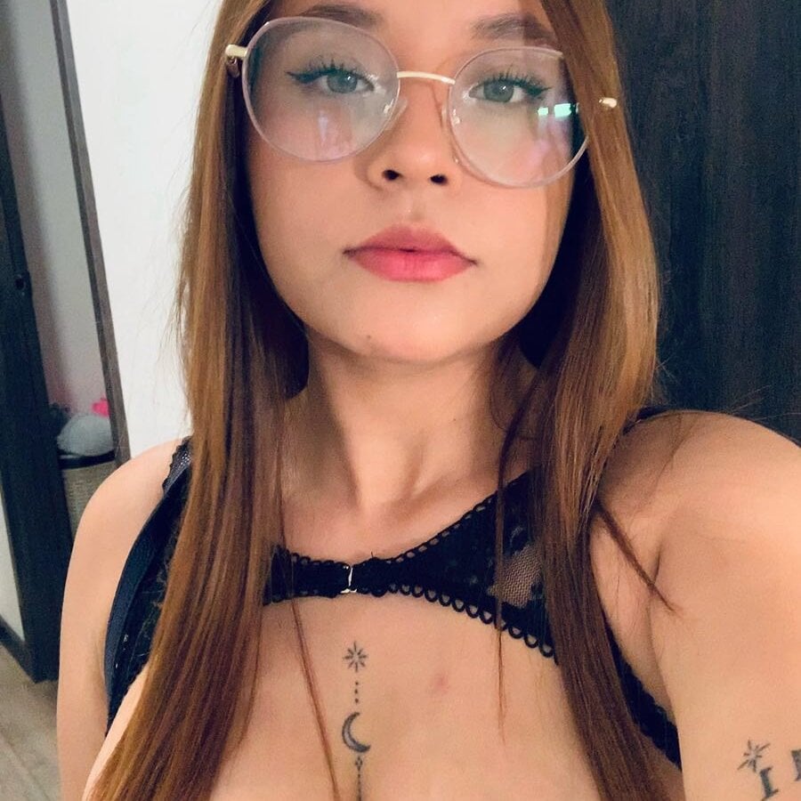 onaircams.com alvinametzker livesex profile in white cams