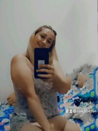 Celeste_Simmons' Offline Chat Room