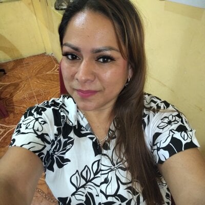 Georgina15 Female Smalltits Online Webcam Striptease