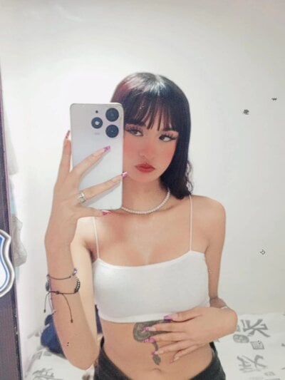 Chloe_smith_t