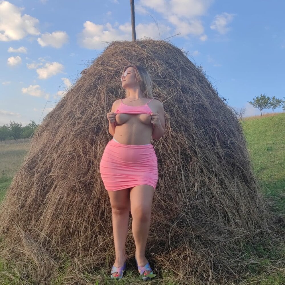MayaMillan 🏖 webcam chat