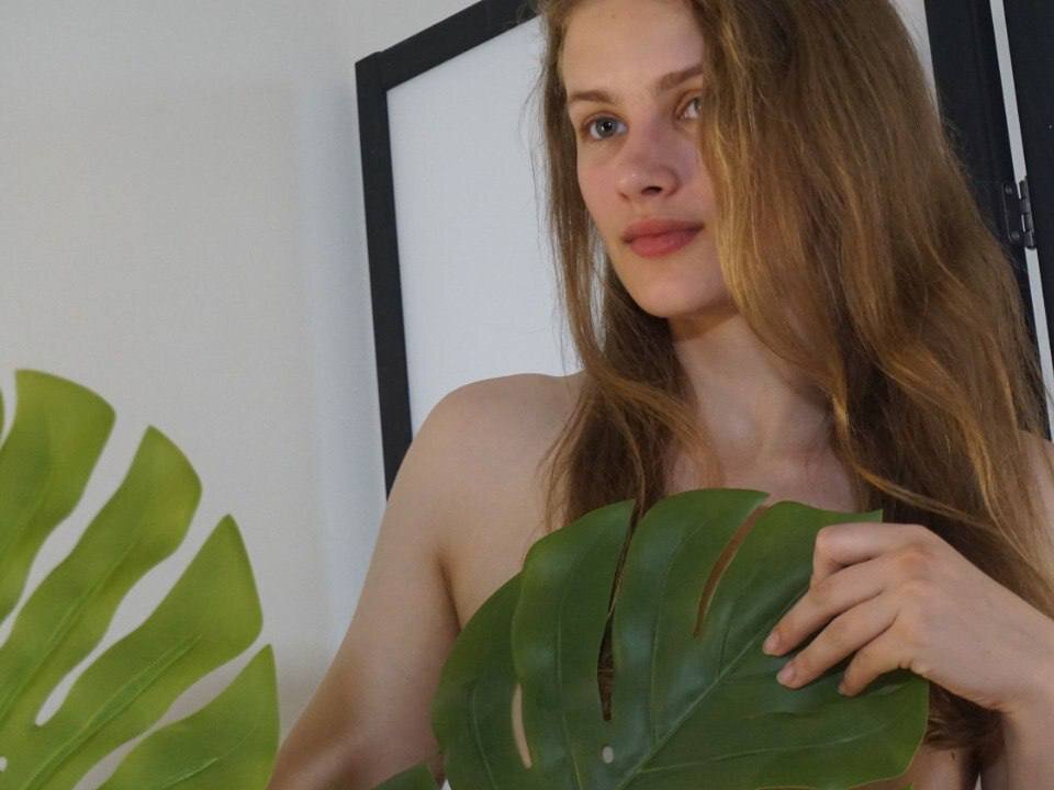 Live sex webcam photo for LauraGomezt #289940846