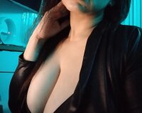 AmarisZahira's Offline XXX Chat