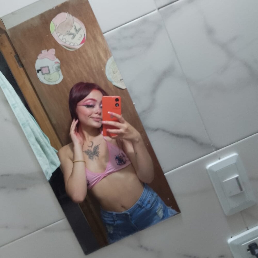 sweet_strawberryhot profile