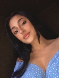 Tiffany_Hola's Offline Chat Room