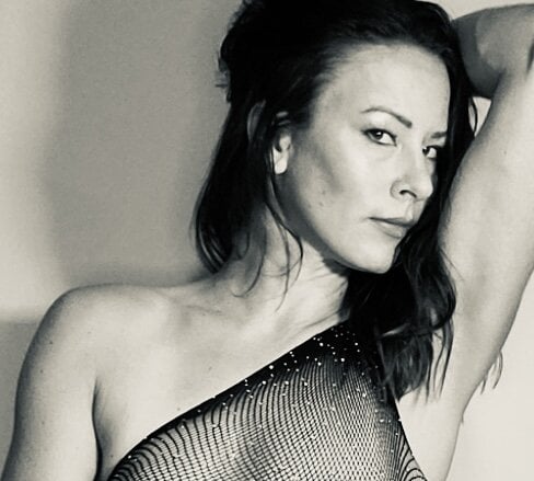 NaughtNat live cam model at StripChat