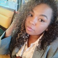 Maya_Brown_n's Offline Chat Room