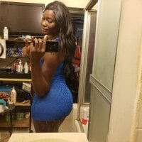 2hottebonybarbie82's Offline Chat Room