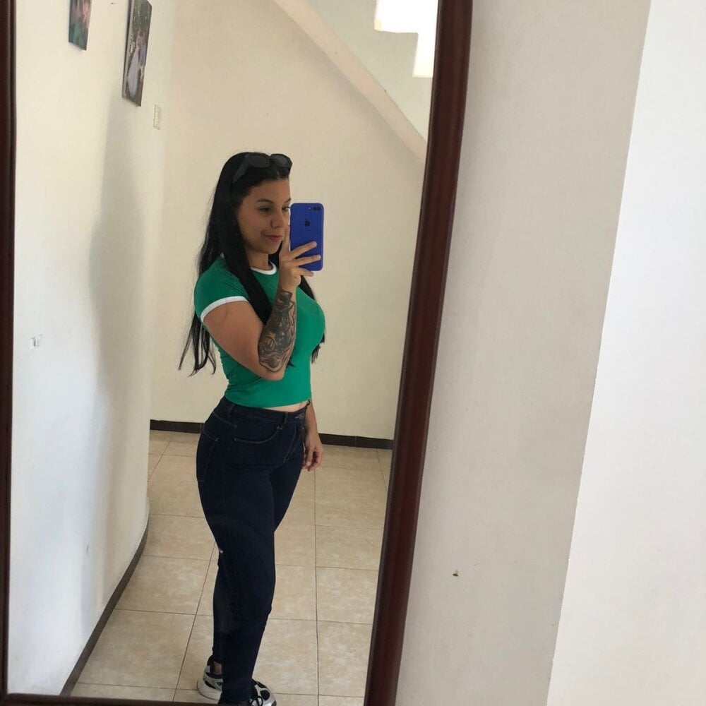 iria_osmond webcam livesex profile in french-in-australia cams