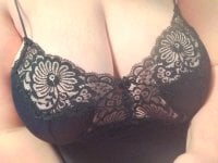 bigtitsbabygirl9440's Offline Chat Room