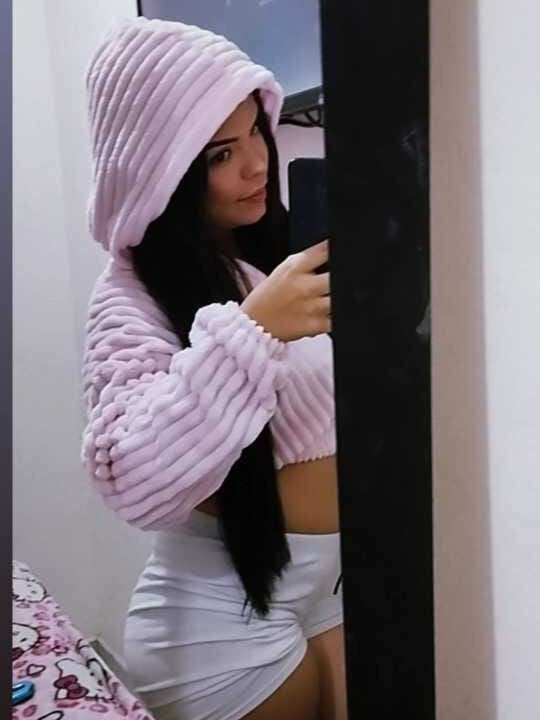 livesex.fan alyra_moon livesex profile in ile-de-la-reunion cams