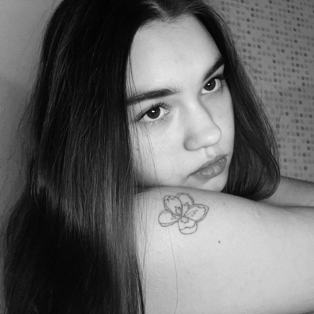 BreeHeston live cam model at StripChat