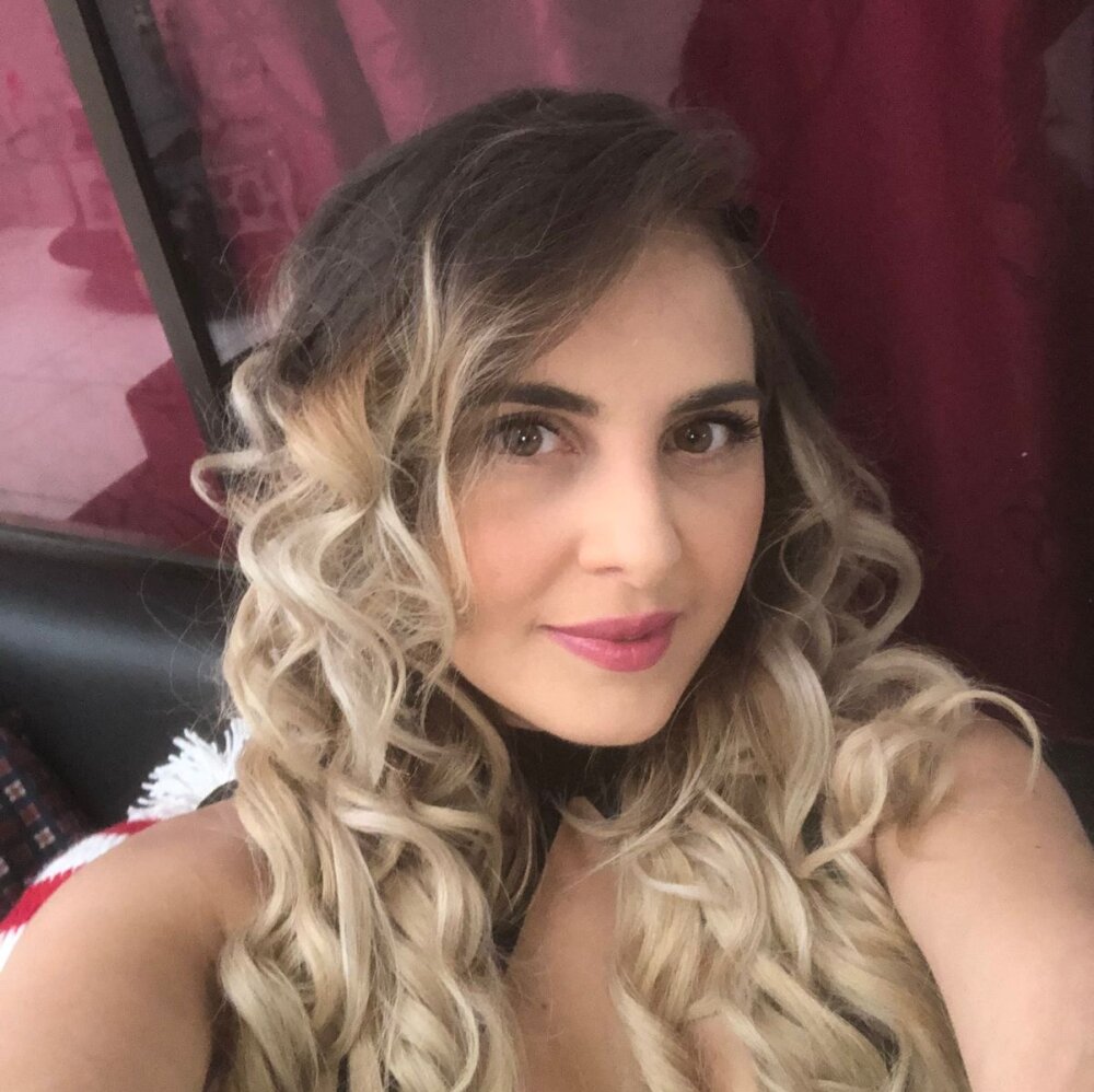 Live sex webcam photo for STARBEAUTY4y #289957330