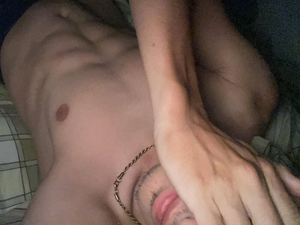 matteo_white1's Offline XXX Chat