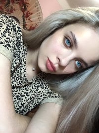 CharmingCrystal's Offline Chat Room