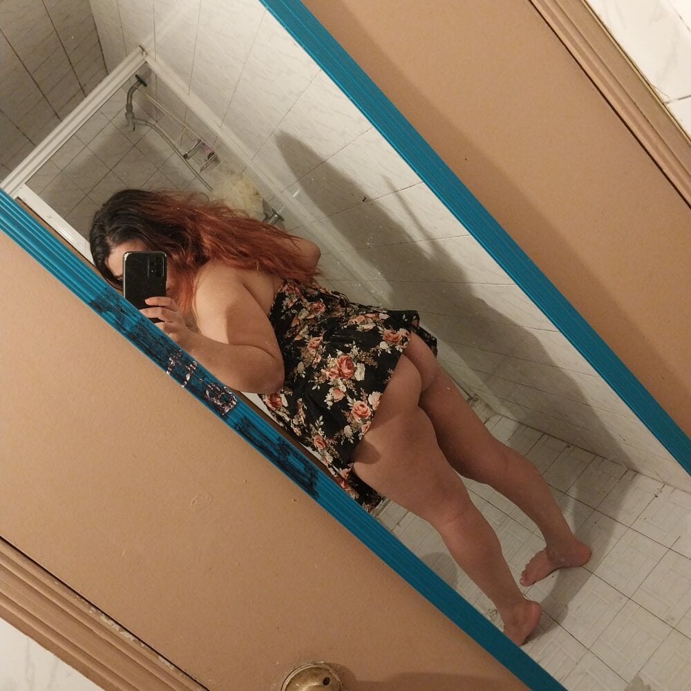 Live sex webcam photo for Shelzy420 #290064902