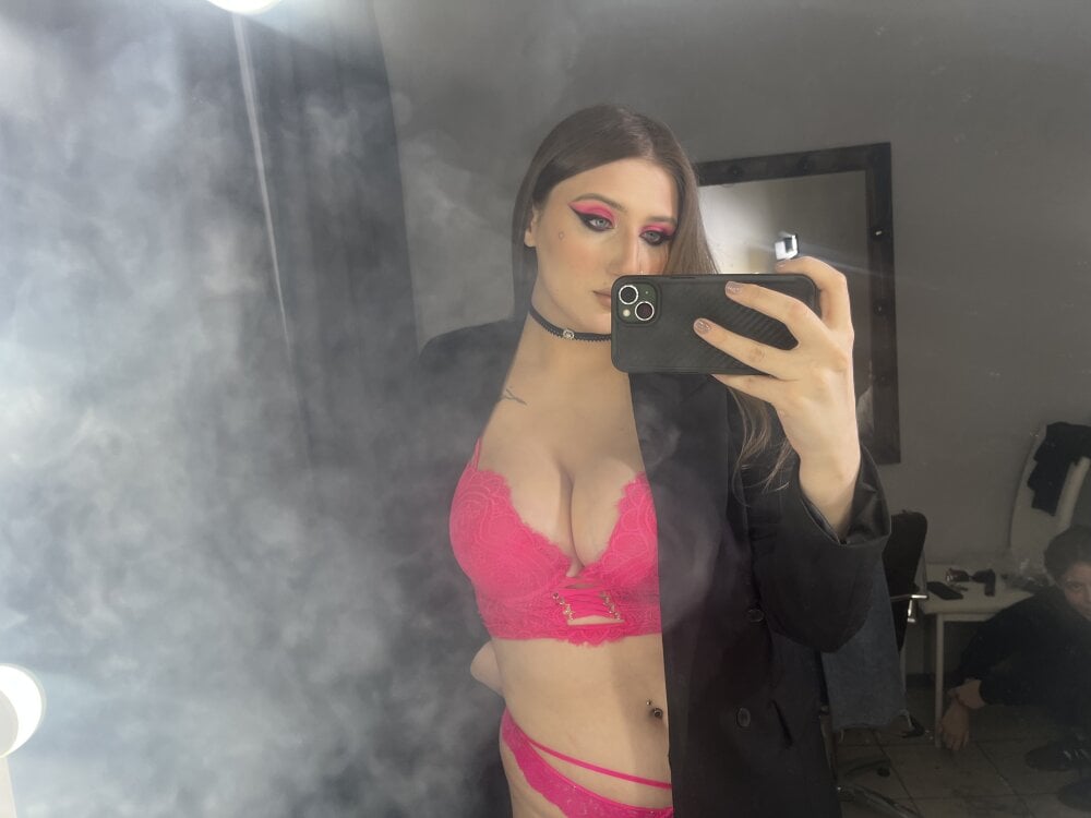 Watch JessiMur live on cam at StripChat