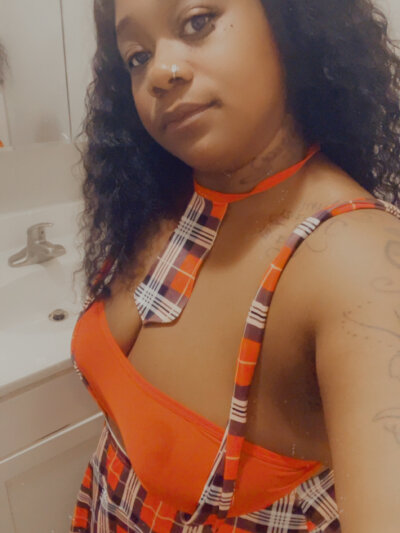 Brownskinthickcutie