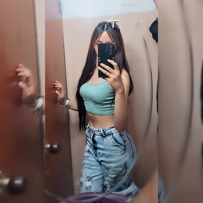 Holy_juli Couple Tittyfuck Free Cam Sex
