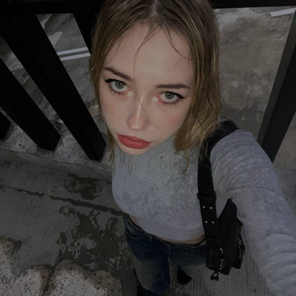 elivecams.com jessica_start livesex profile in i-live-under-the-same-sky-as-you-on-earth cams