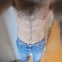 mladimodel22's Offline Chat Room