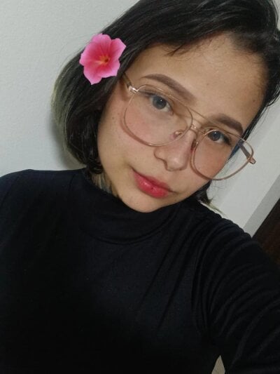 nicky_bonny18 on StripChat