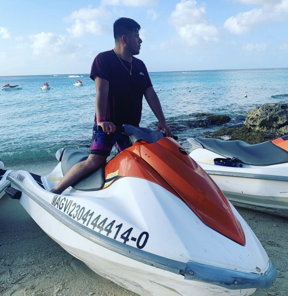 Latinosnap25's Offline XXX Chat