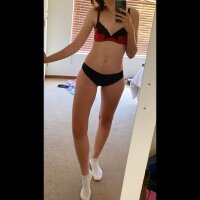 Preciouspeaches13's Offline XXX Chat