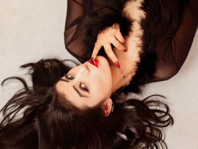 fiorella_paris - colombian petite