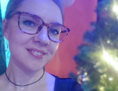 Mira_Gray Female C2c Webcam XXX