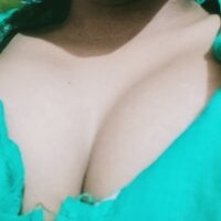 kaviyaponnu0987's webcam live show