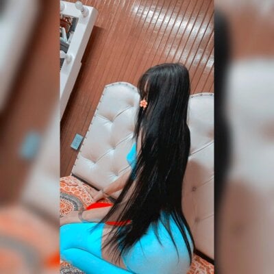 Khalyn_jenner Trans Shaved Live Cam Nude