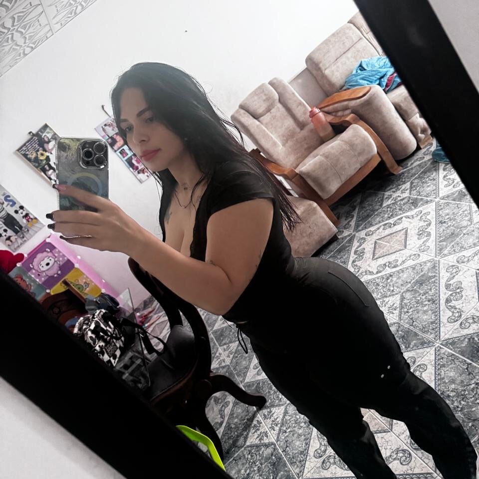 miathompso live cam model at StripChat