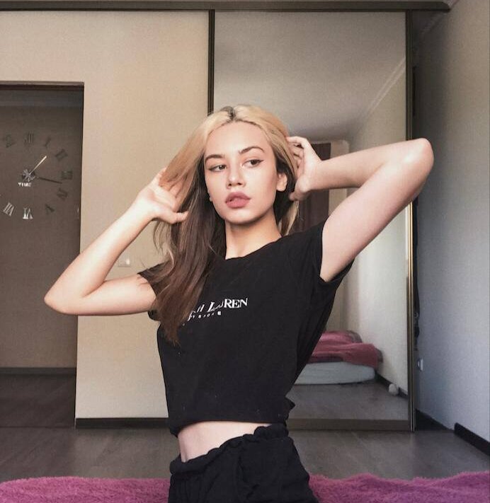 yommo__min 👵 naked webcam chat
