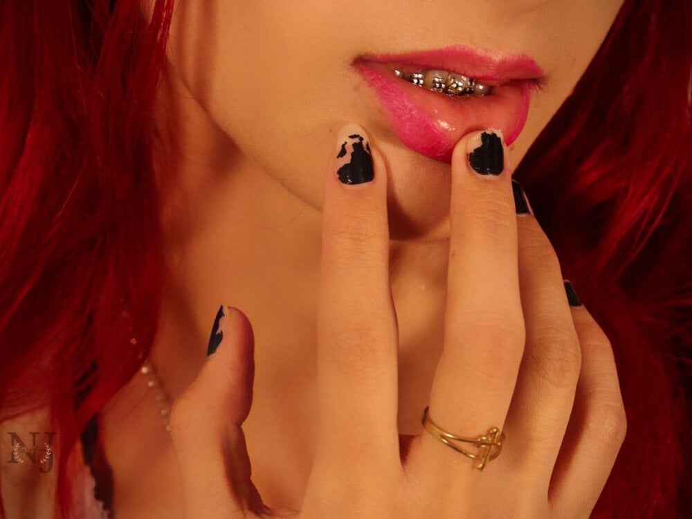 onaircams.com tessa_moon_ livesex profile in english cams