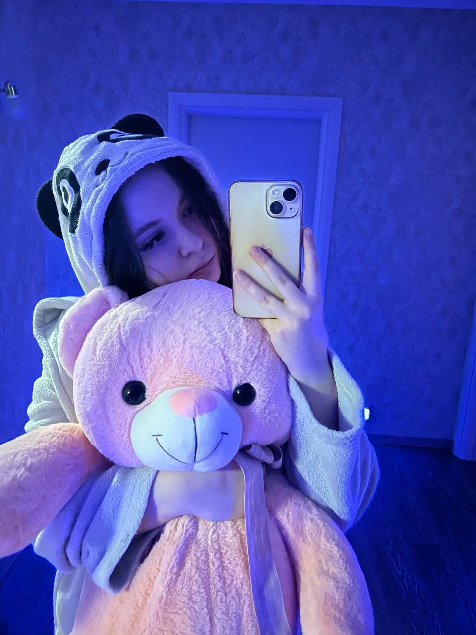 Amelia_Colins_