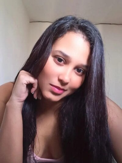 _Larissa_M - Stripchat Glamour Cam2cam Dildo Girl 
