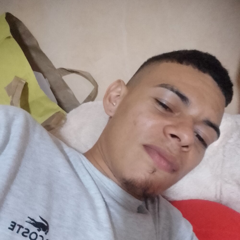 Joel_1023's Offline XXX Chat