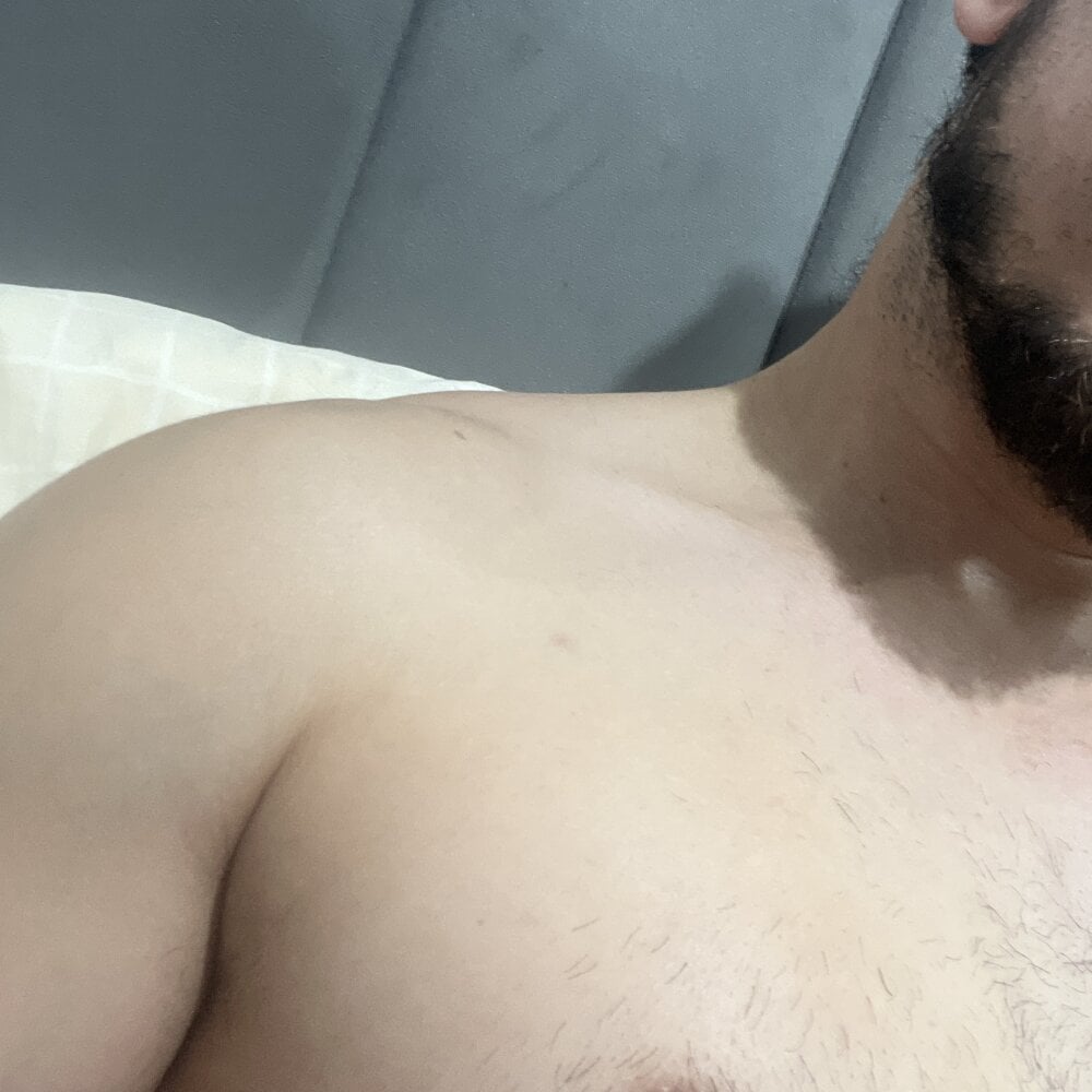 lucas_strip_chat