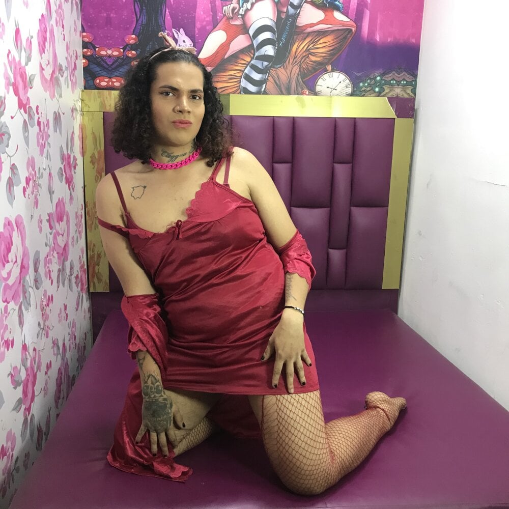 aleja_mistress_ live cam model at StripChat