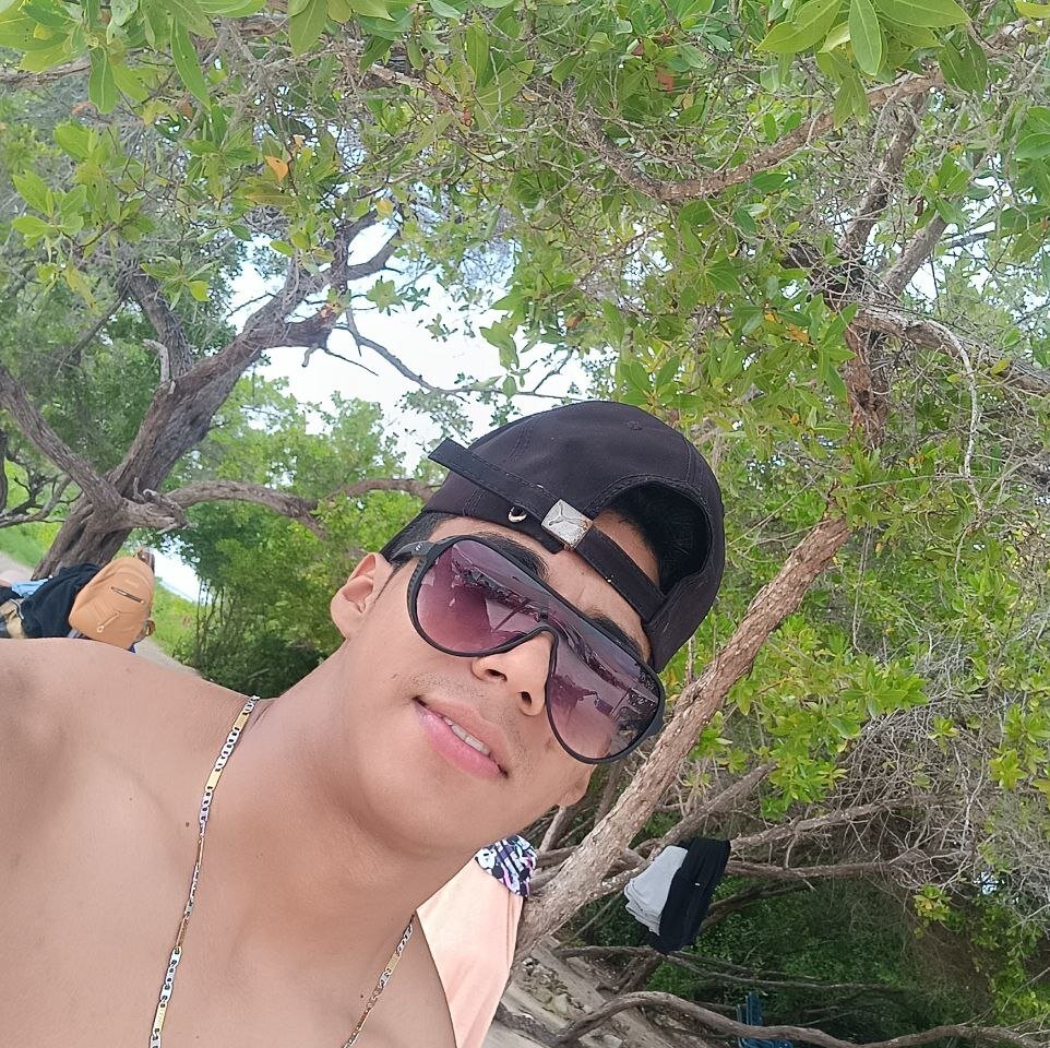 moreno820's Offline XXX Chat