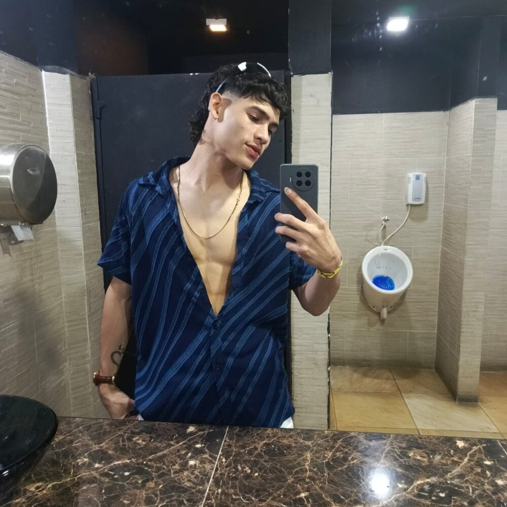 Bryan_Montes_ profile
