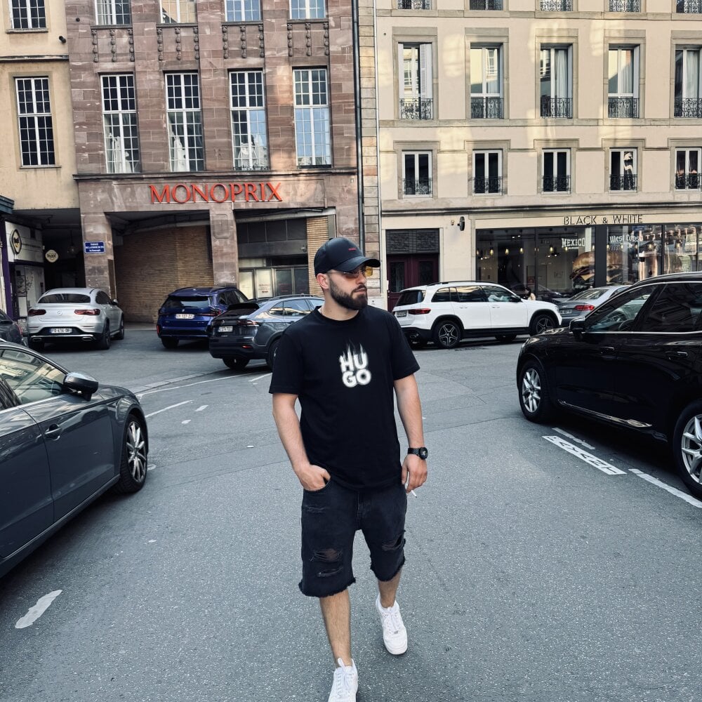 دردشة Hugo_Bella الجنسية دون اتصال