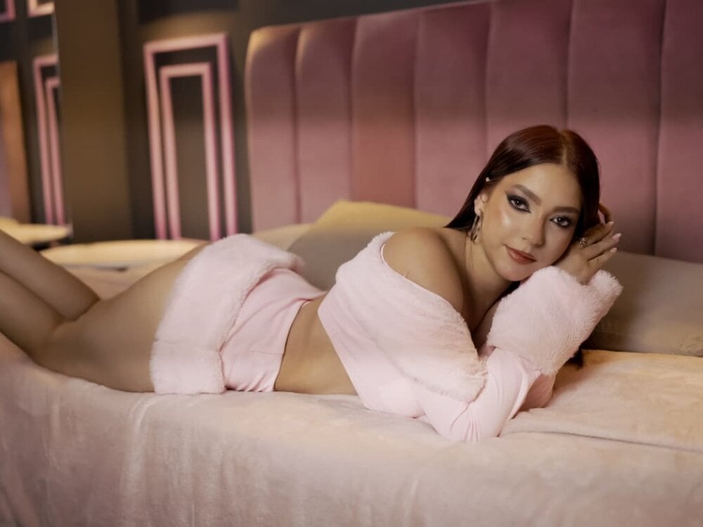 iluvcams.com lilicoxx livesex profile in large cams