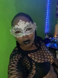 MadamMaat's Offline Chat Room